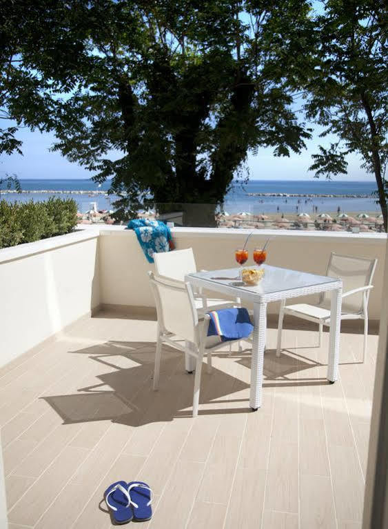 Marina Beach Suite Hotel Rimini Dış mekan fotoğraf